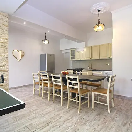 Mare 826 Apartment *