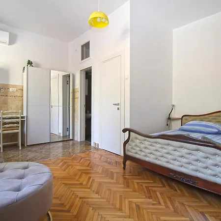 Mare 826 Apartment *