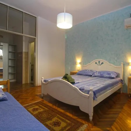 Mare 826 Pula