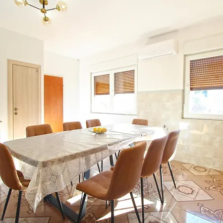 Apartment Mare 826 *