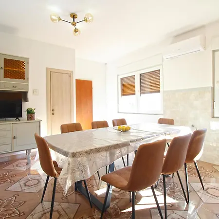 Apartment Mare 826 Pula